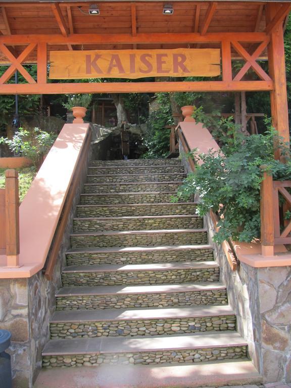 Kaiser Hotel Černivci Esterno foto