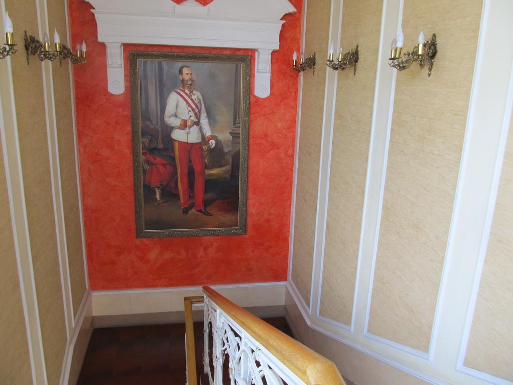 Kaiser Hotel Černivci Esterno foto